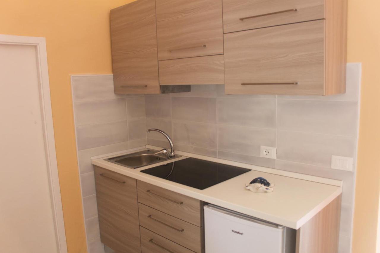 Camere Dieci Maggio- Beb Dory, Nemo, Guizzo Ponza Exterior photo