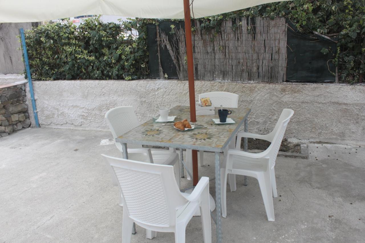 Camere Dieci Maggio- Beb Dory, Nemo, Guizzo Ponza Exterior photo